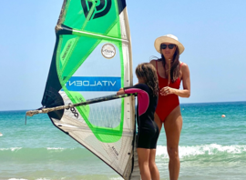 Cours de windsurf sur la plage