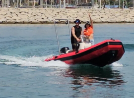 Bateau de sécurité de l'école Kitesur