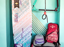 Planche, barre et accessoires Airush en boutique