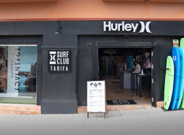 Façade du magasin Hurley et du Surf Club Tarifa