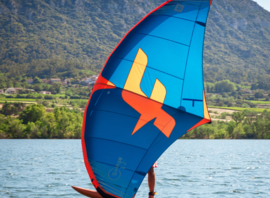 Wingfoil sur le lac du Salagou