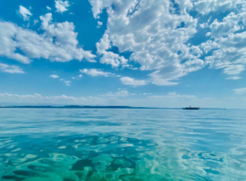 Le lac de Neuchâtel par temps calme
