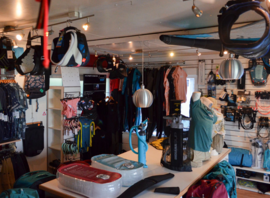 Intérieur du magasin du Surfshop à Préverenges