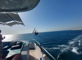 Kites sur la plage pendant la croisière en mer Rouge