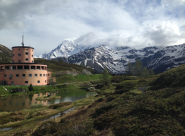 L'hôtel face aux sommets du Simplon