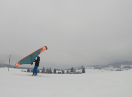 Initiation au snow wing sur la neige