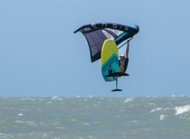 Wingfoil sur le lac