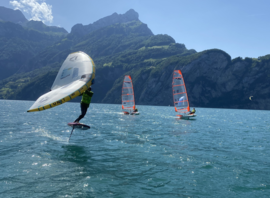 Wingfoil et windsurf sur le lac d'Uri