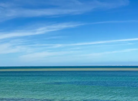 Eau turquoise et hauts-fonds de la lagune