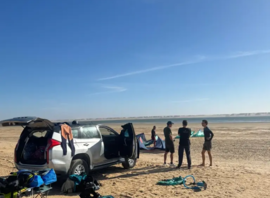 Matériel et 4x4 de transfert sur la plage