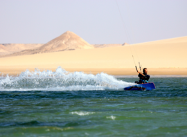 Navigation au pied des dunes