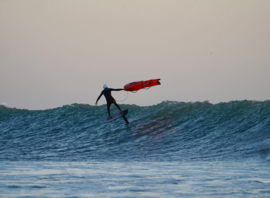 Wingfoil dans la vague à Dakhla