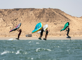 Wingfoil sur le lagon au pied de la dune