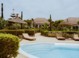 La piscine et les suites