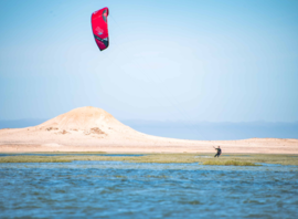 Cours de kitesurf sur le lagon