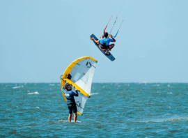 Kitesurf devant le camp