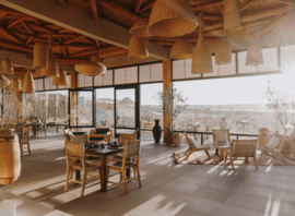 Le restaurant Levante, face au lagon