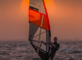Planche à voile sur la baie