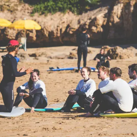 Briefing de cours sur la plage