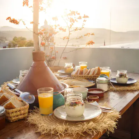 Petit-déjeuner en terrasse
