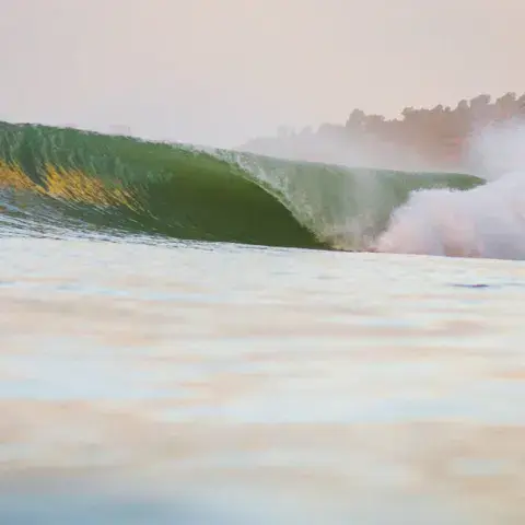 Une vague de la baie de Taghazout
