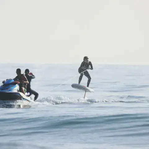 Départ tracté au jet-ski pour l'apprentissage du foil