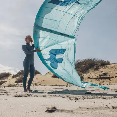 Pilotage d'aile sur le sable, pendant un stage