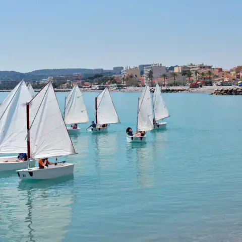 Cours à l'école de voile du Cros-de-Cagnes