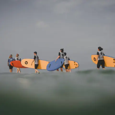 Élèves sur la plage de Hossegor