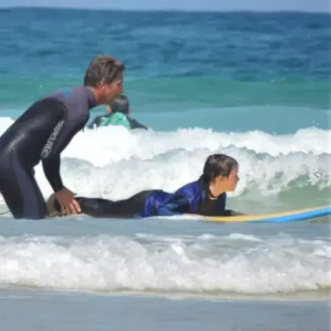 Cours de surf enfant