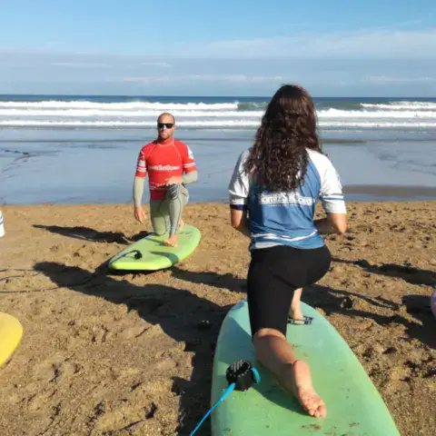 Échauffement avant le cours, plage du Miramar