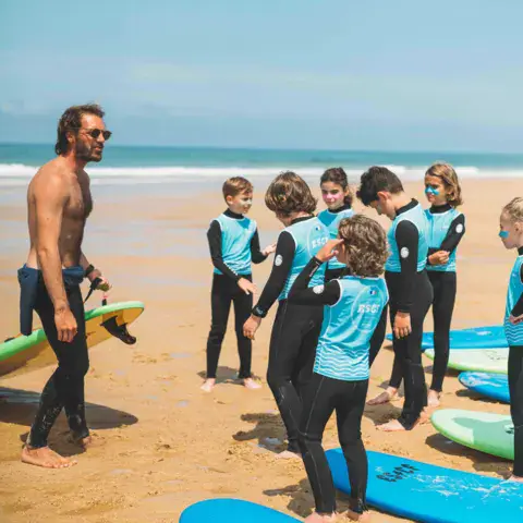 École de Surf Côte Française, cabane de plage