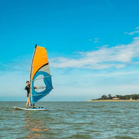 Planche à voile, plage du Bouil