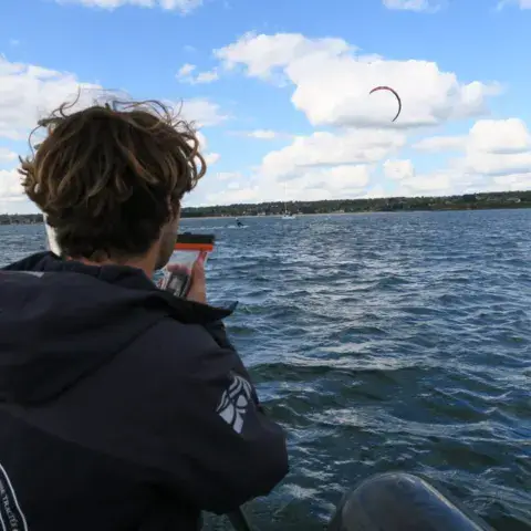 Séance de kitesurf au départ de Port-La-Forêt