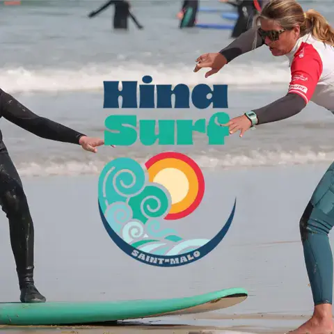 Groupe de surf, plage de Rochebonne