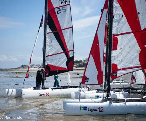 Stage de catamaran Topaz pendant les vacances scolaires