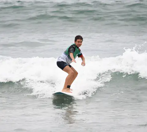Cours de surf à la plage d'Hendaye