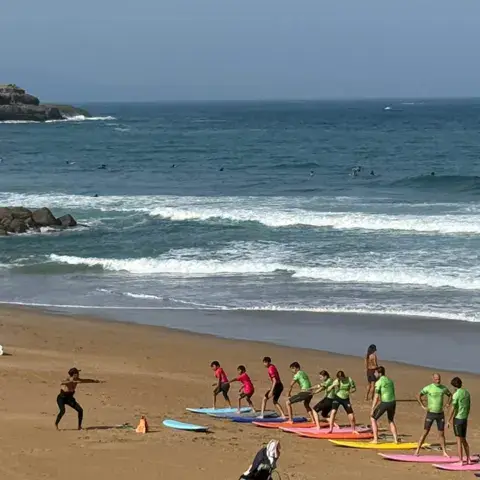 Séance de surf à l'Anglet Surf Club