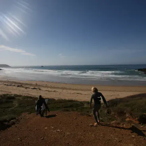 Surf sur les plages de la presqu'île de Crozon