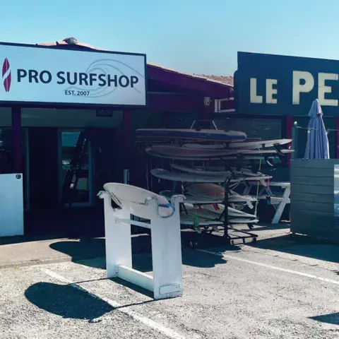Devanture du ProSurf Shop à Bidart
