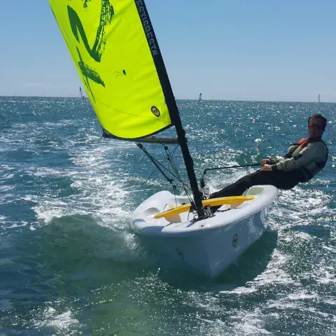 Dériveur en navigation