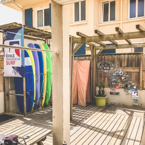 Cabane de l'école de surf à Capbreton