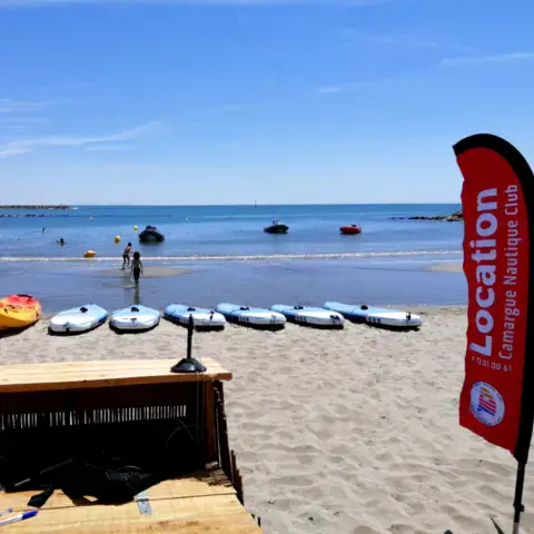 Paddles en location sur la plage