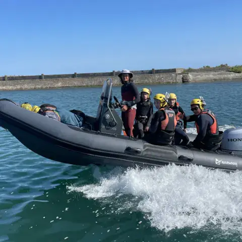 Sortie en bateau d'encadrement avec des élèves