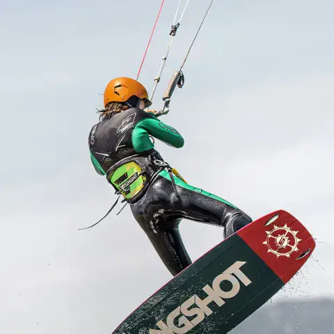 Kitesurfeur en action