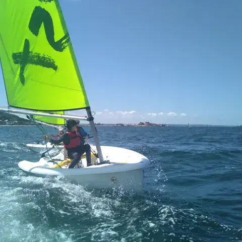 Dériveur en navigation