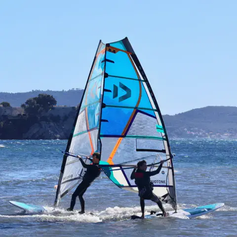Stage de planche à voile en baie du Mourillon