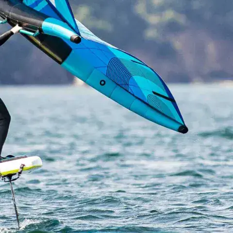 Wingfoil en mer