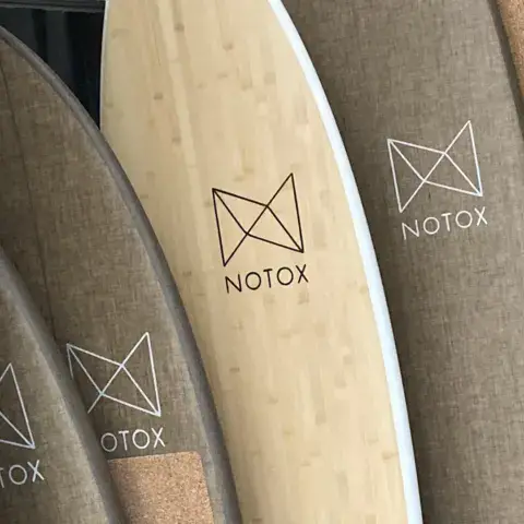 Planches de surf Notox en matériaux naturels