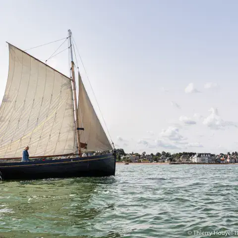 Voilier traditionnel en navigation